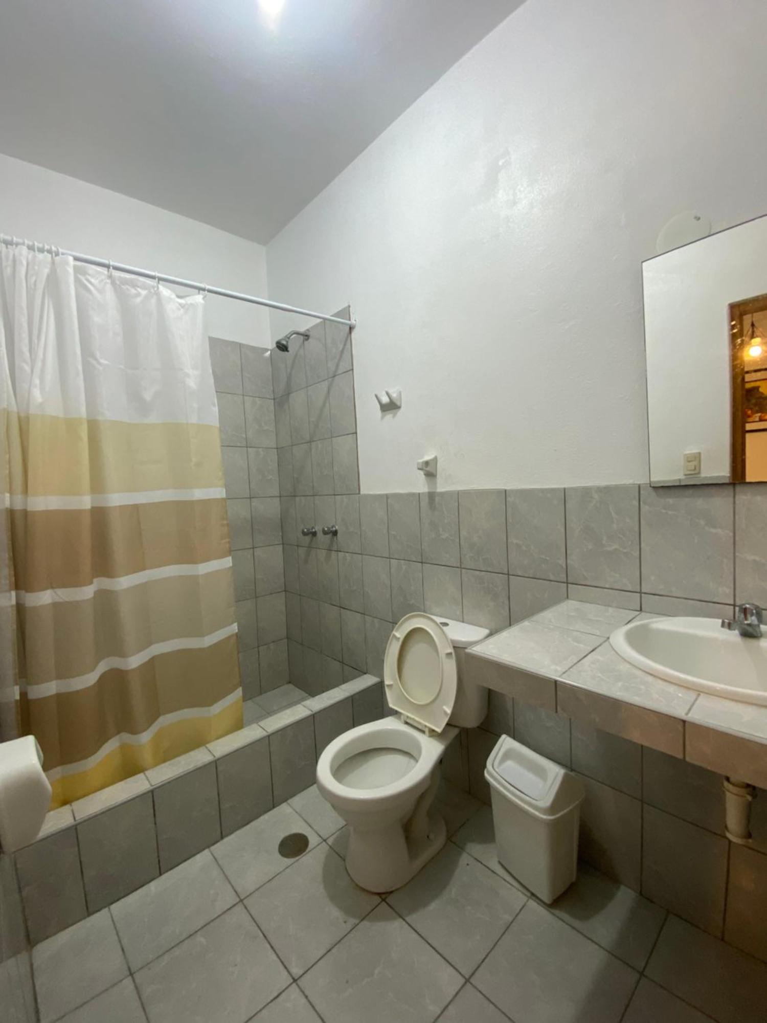 Ravenala Paracas Hostel Buitenkant foto